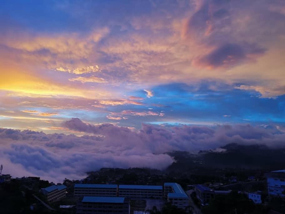 Vacation House In Baguio With Amazing Sunset Views 바기오 외부 사진
